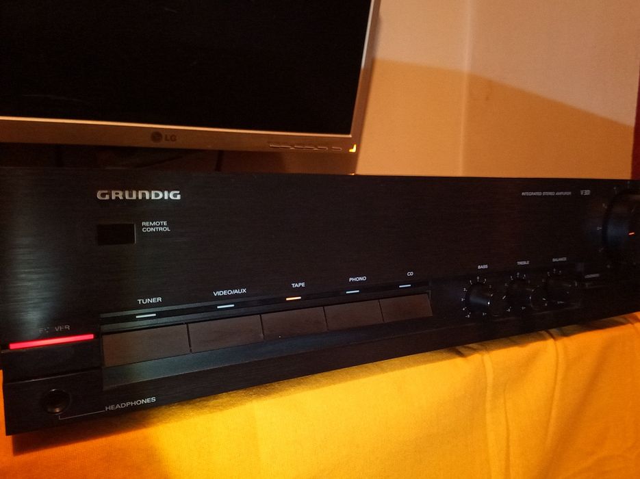 Amplificador integrado Grundig
