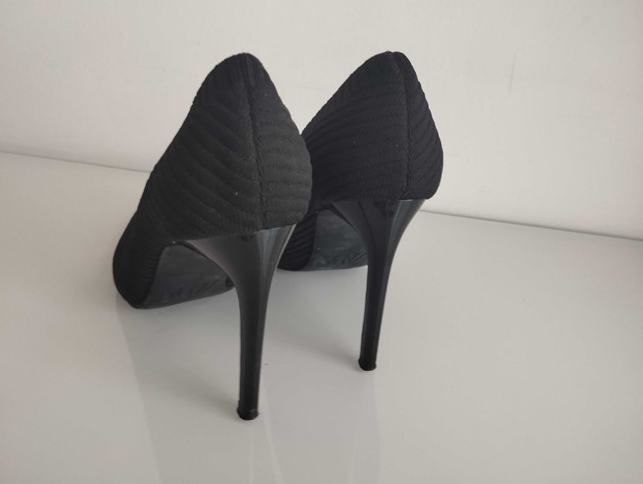 Buty na obcasie Zara 39