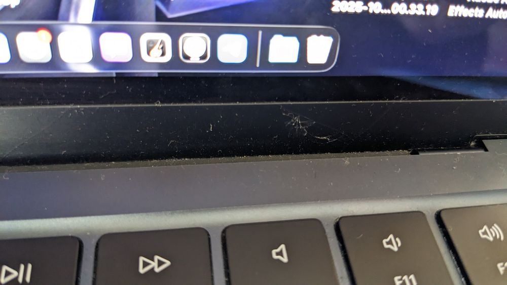 MacBook air m2 16/512