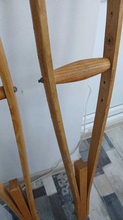 Милиці ,туалетне стуло, для фізично обмежених людей, милиці