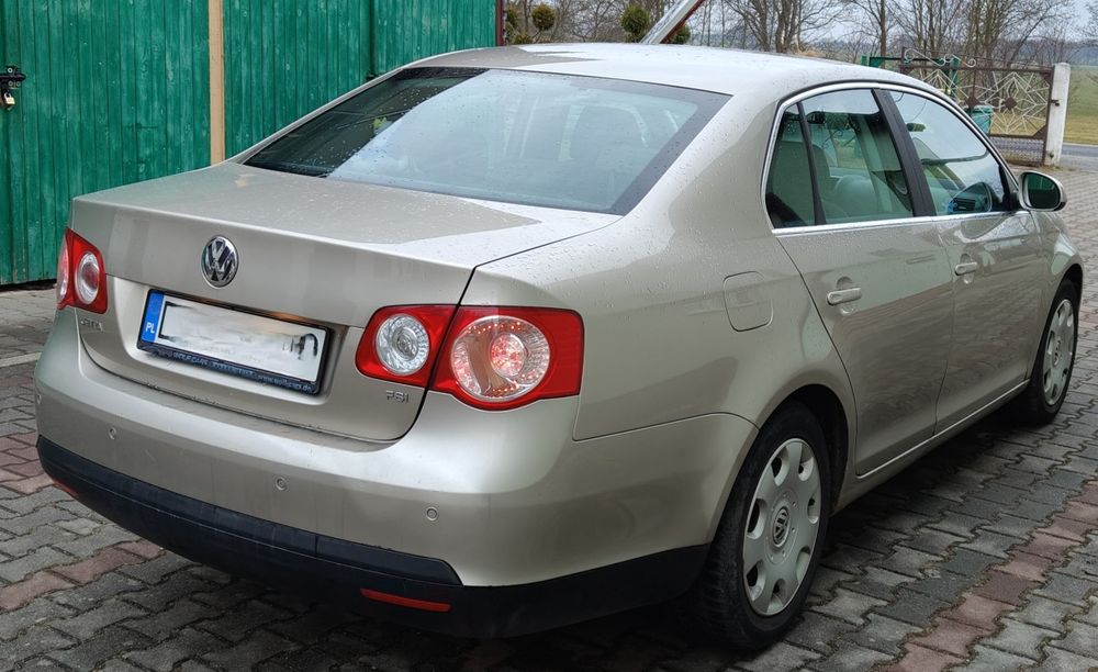 Volkswagen Jetta 1.6 FSI benzyna 2007r