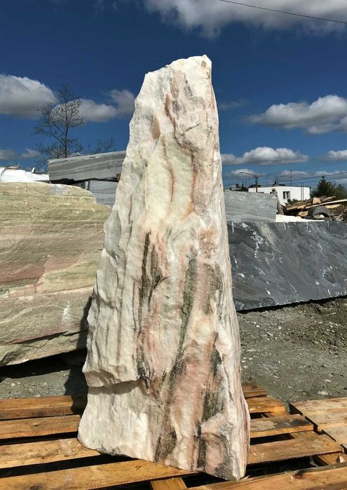 Głazy Monolity Duży kamień , kamień Strzałkowy , Szpilki