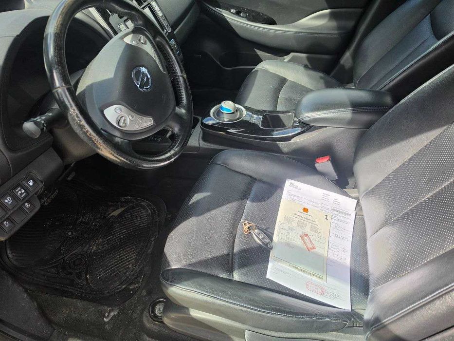 Nissan leaf Tekna 24кВт 2015 рік