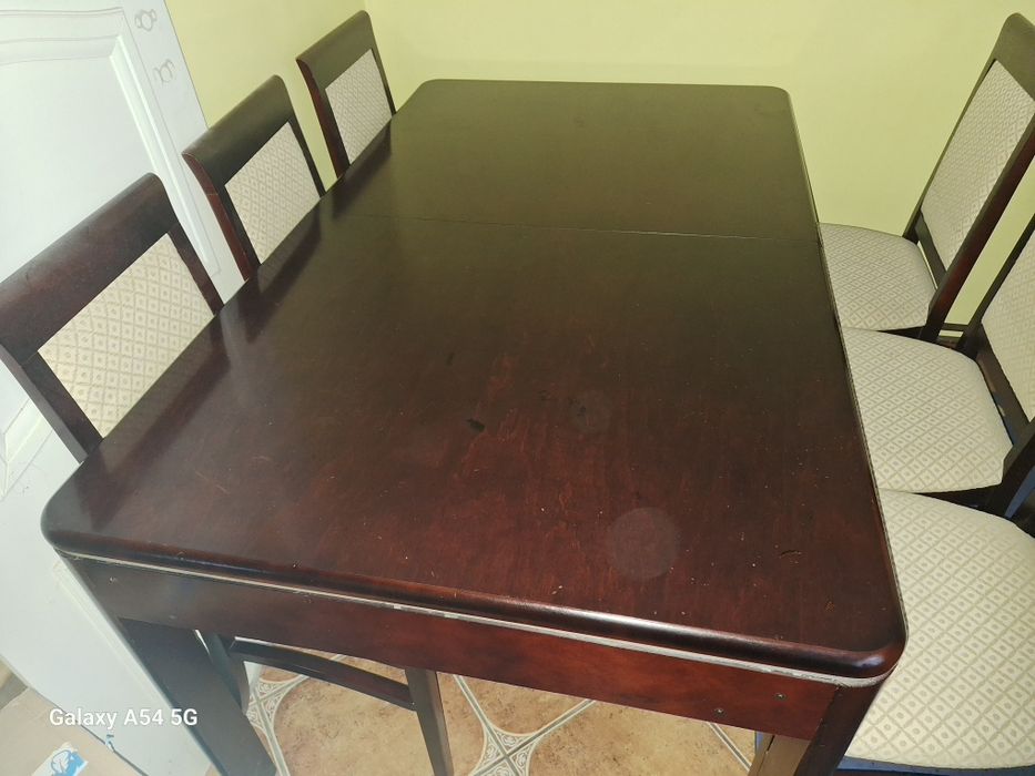 Stół do salonu Mebin plus 6 krzeseł