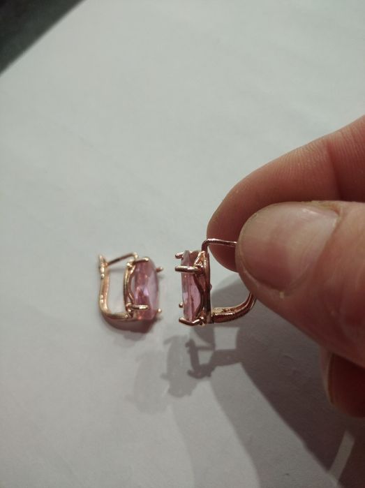 Серьги розовый камень