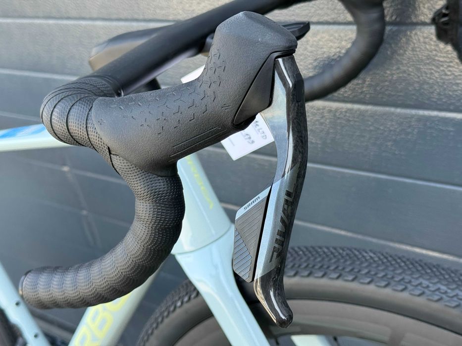 Rower gravelowy Orbea Terra M31e Koła ZIPP 303 XPLR Frozen Concrete