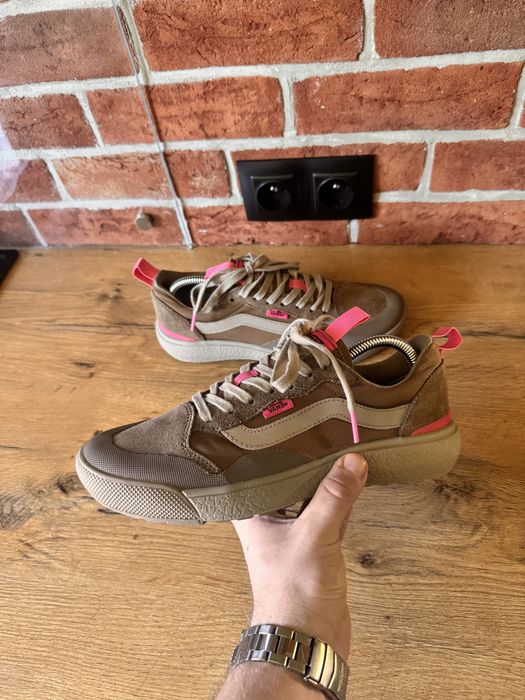 brązowe buty Vans UltraRange EXO SE