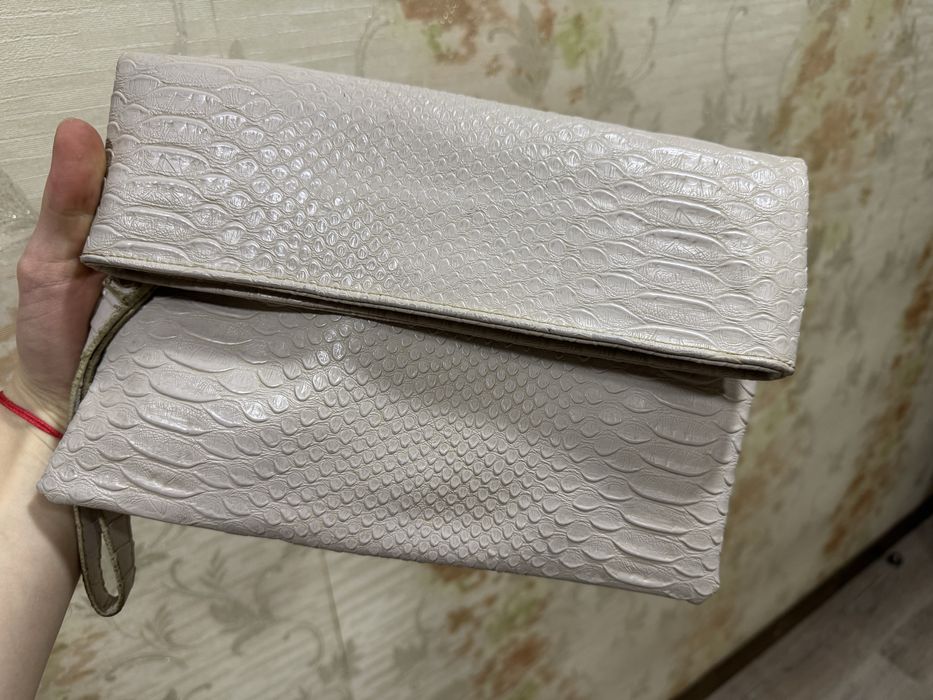 Два стильні клатчі, віддам за безцінь