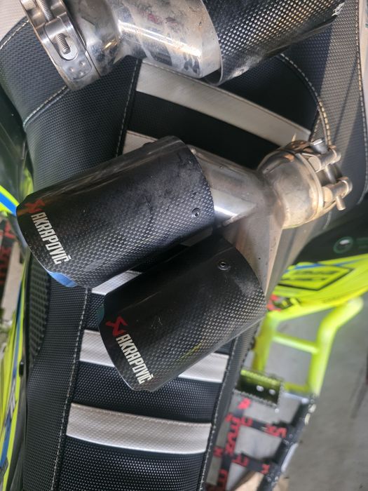 Ponteiras duplas  akrapovic para venda