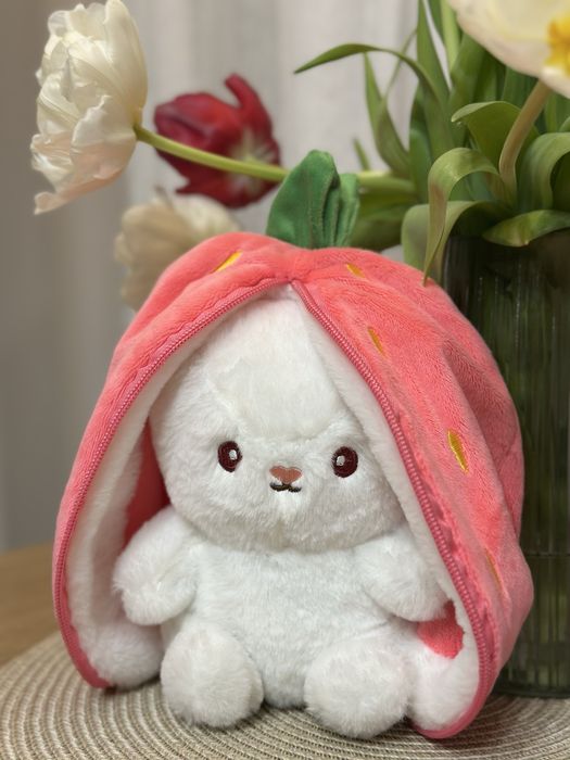 Трендові зайчики-трансформер (полуничка, морквинка) 25 см
