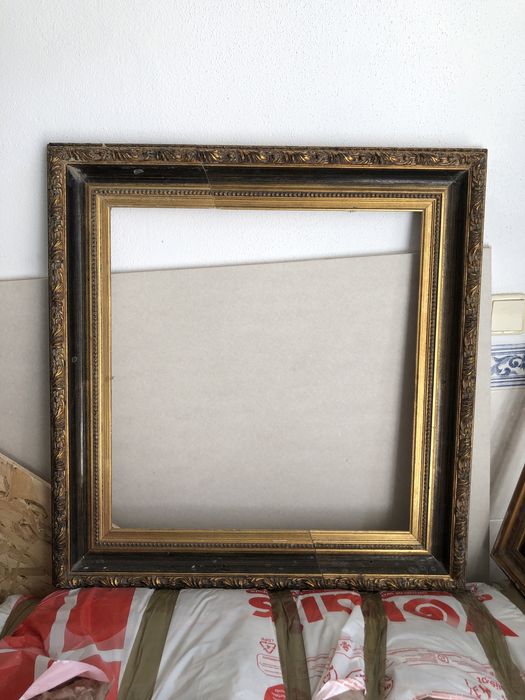 2 Molduras trabalhadas a gravura e relevo