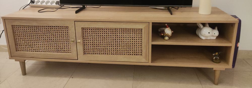 Móvel de sala Creme, apoio para televisão - Almada