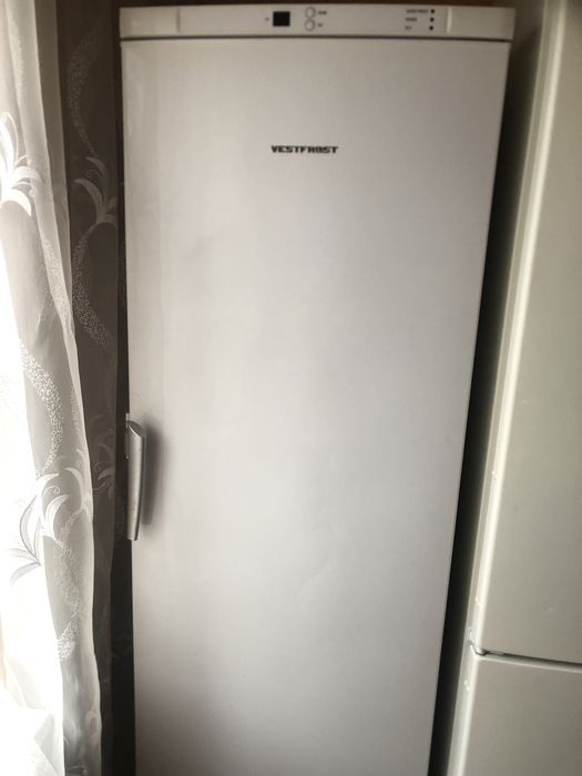 Продам морозильну камеру