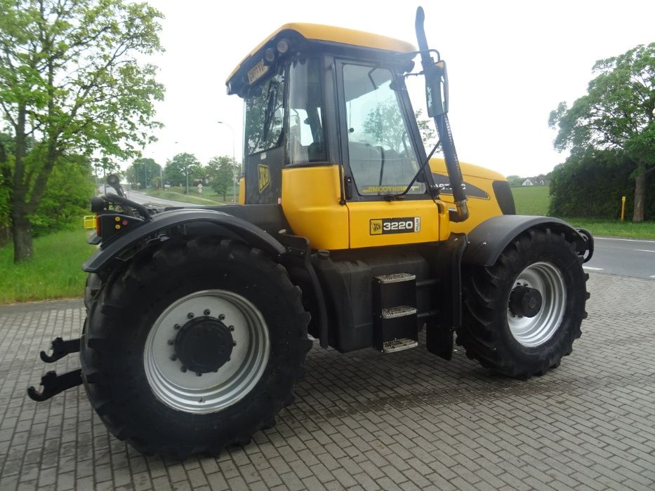 Ciągnik JCB FASTRAC 3220 PLUS. JCB 3220. 230 KM ,65 KM/H. JCB 3220
