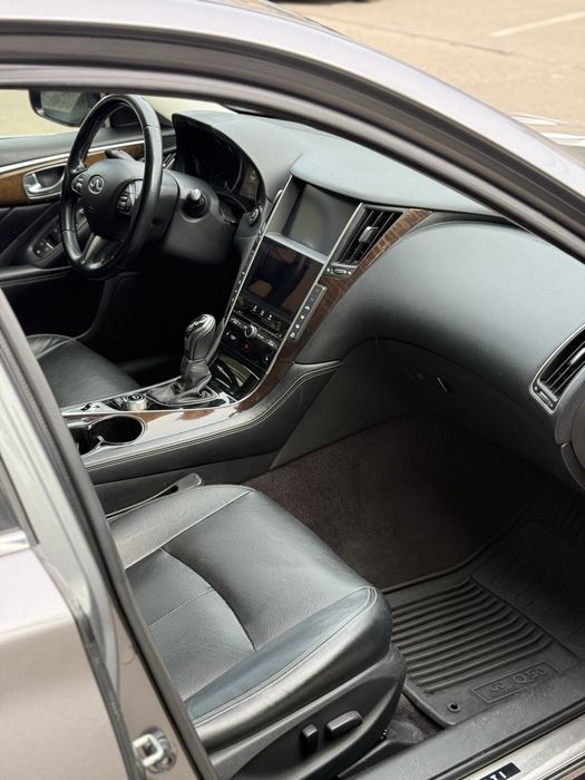 Infiniti q50 Premium 3.5 л гибрид Инфинити Hybrid