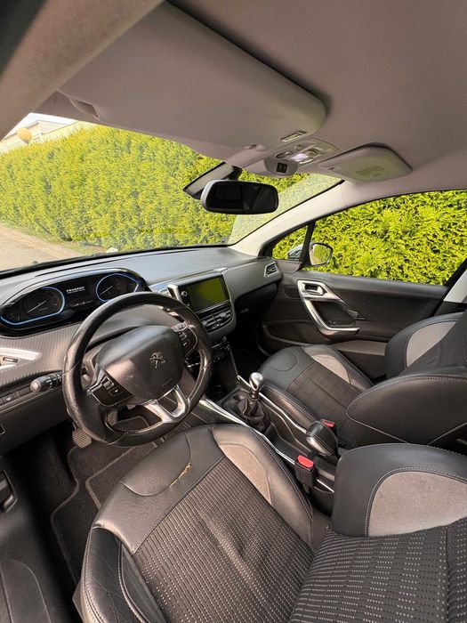 Peugeot 2008 1.6 e-HDi Allure