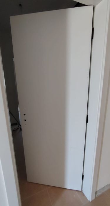 Vendo portas interiores e aros brancos