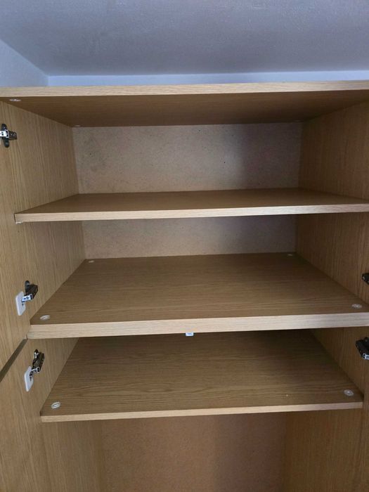 Oddam solidną szafę w dobrym stanie