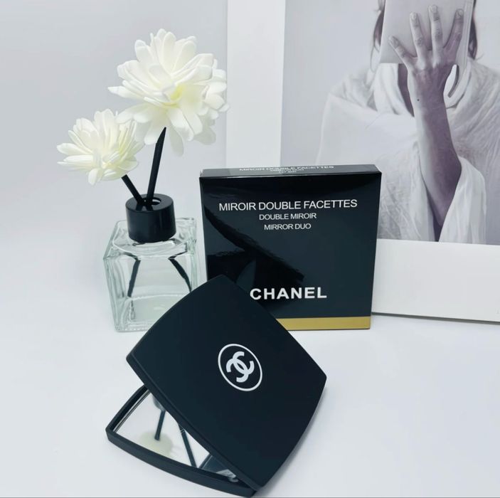Кишенькове дзеркальце Chanel dior