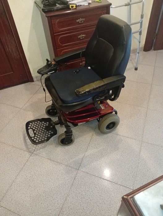 Cadeira de rodas elétrica