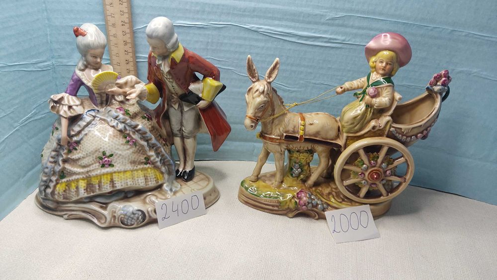 Статуэтки Барочная пара и девочка на колеснице Германия Липелсдорф .