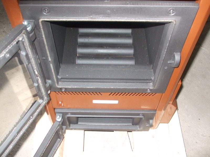 Piec kuchenny Termomont Temy ES-10 z funkcją C.O. 10 KW.