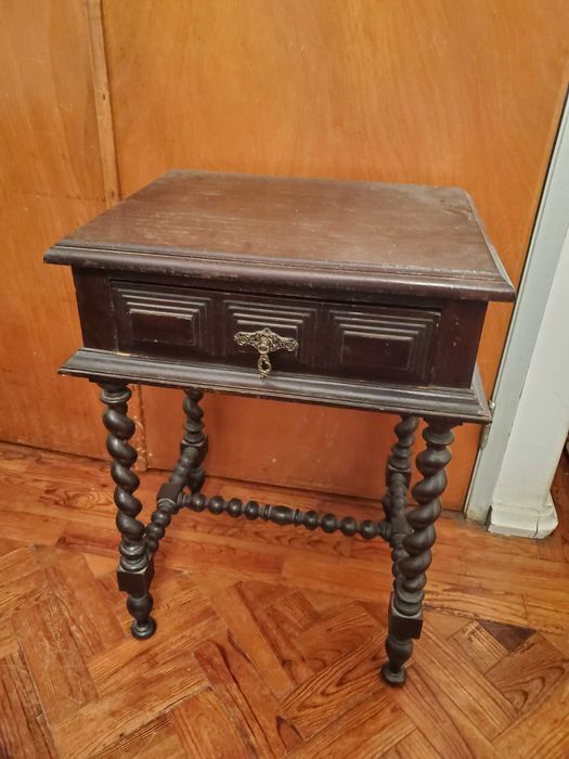 Mesas de Cabeceira Vintage em Madeira Maciça (2 unidades)