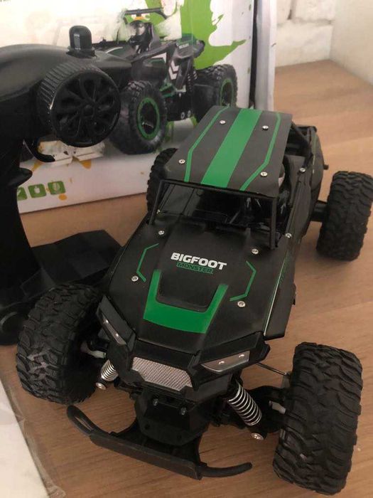 Zdalnie sterowany samochód 2,4 GHz BEZGAR Crawler RC