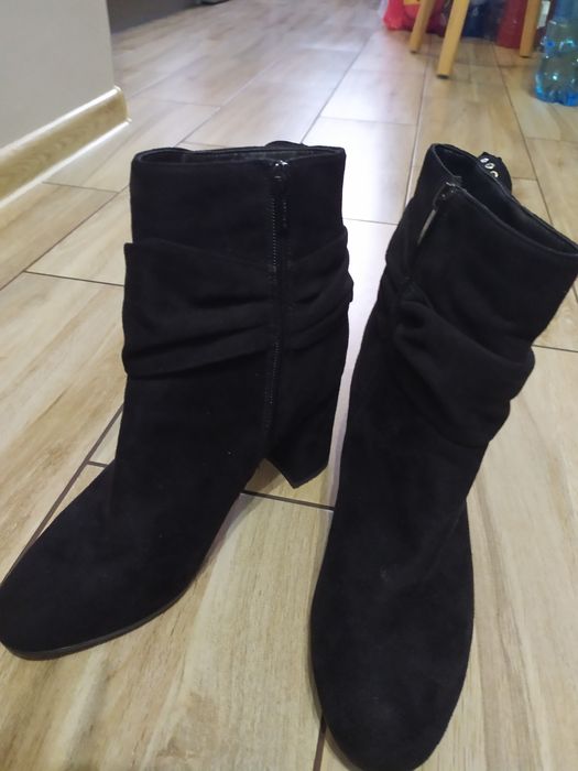 Czarne botki r 39
