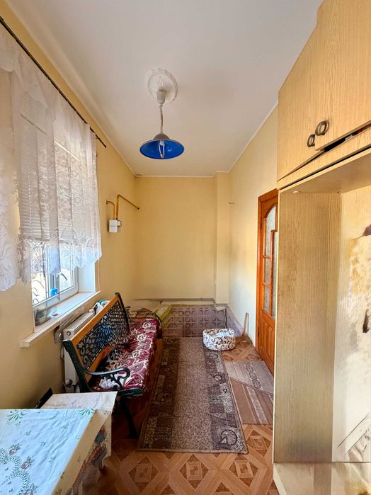 РОЗКІШНИЙ СІМЕЙНИЙ БУДИНОК БІЛЯ РІЧКИ В РАЙОНІ КАЗАРСЬКОГО