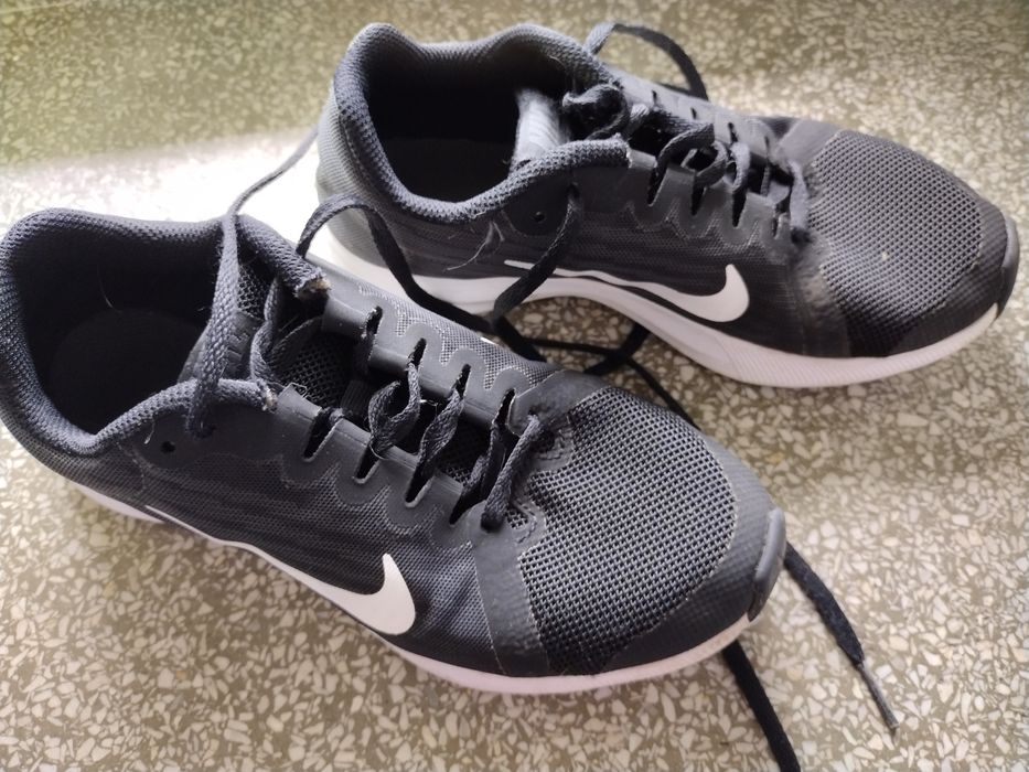 Nike 35,5.     22,5cm