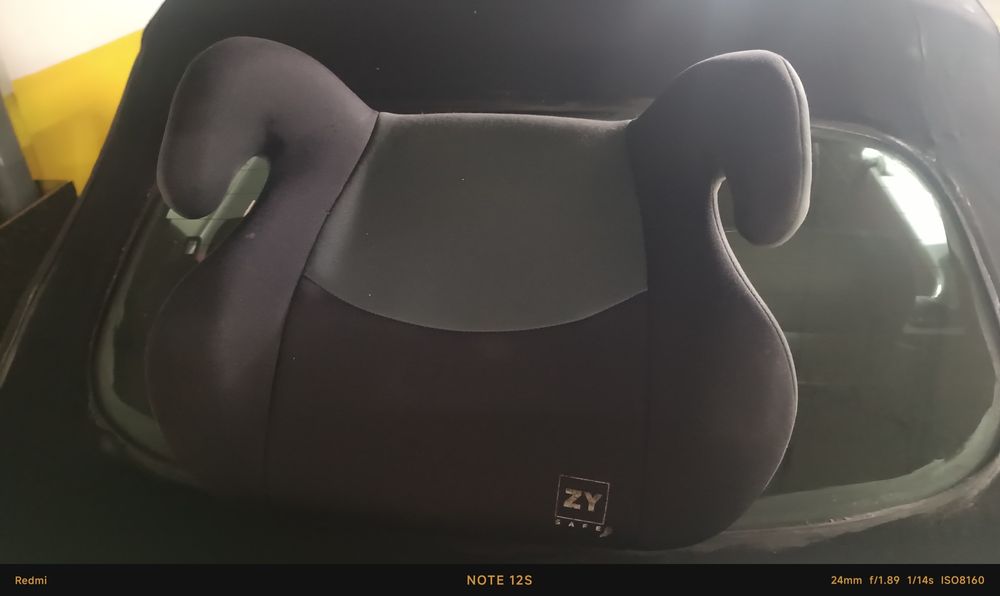 Banco de Criança / Cadeirinha Auto – Bom Estado