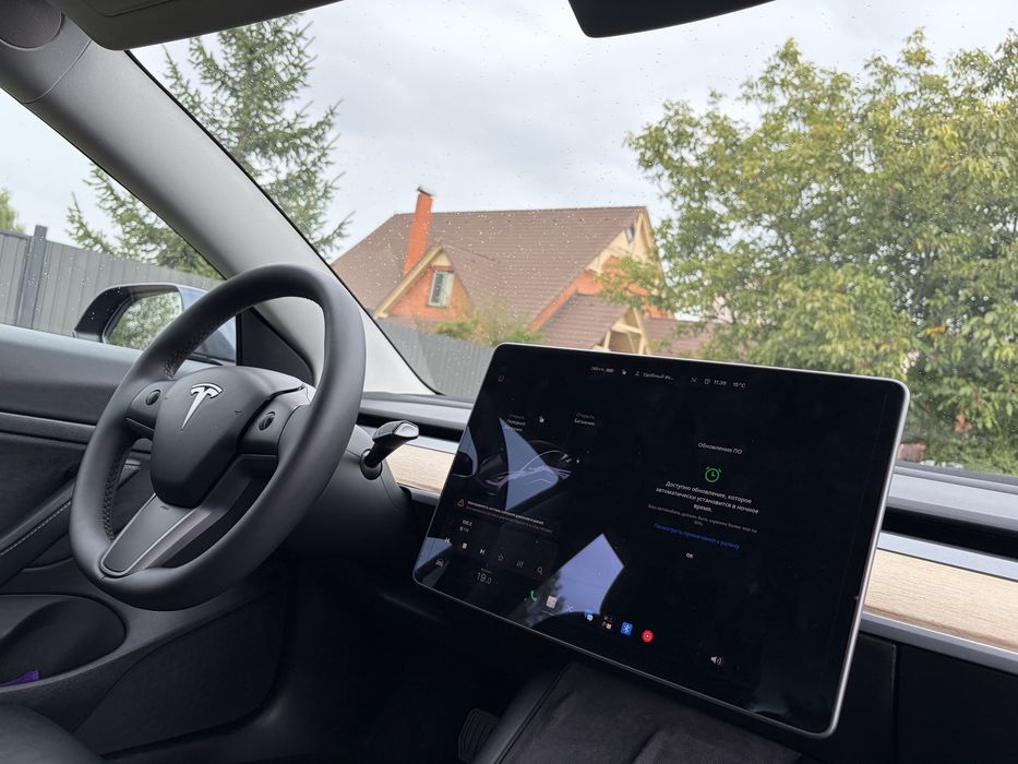 Tesla Model 3  2021 рік