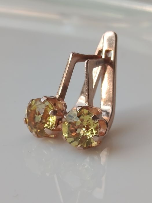 Золотые серьги с СССР Золоті радянські сережки