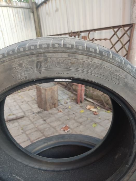 MICHELIN M+S 235/45 R18
