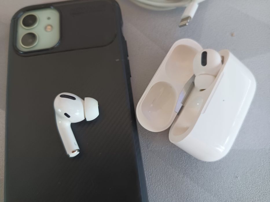 iPhone 12 64gb + słuchawki
