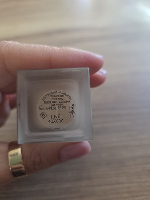 Ysl podklad  all hours LN6