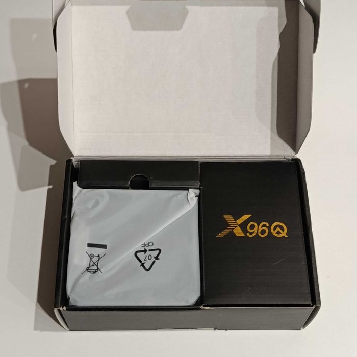 Продам Андроид ТВ приставку