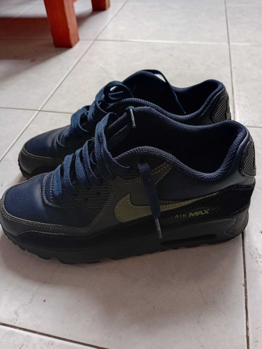 Nike Air Max em bom estado