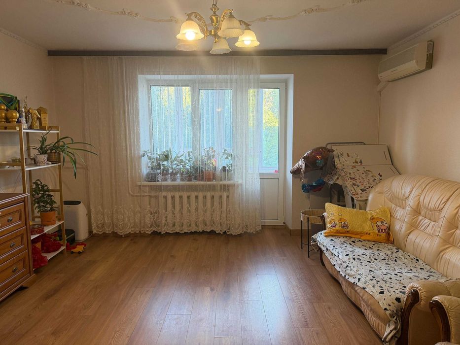 Стратегія успіху 3 кімн квартира біля Південного зд вокзалу Києва