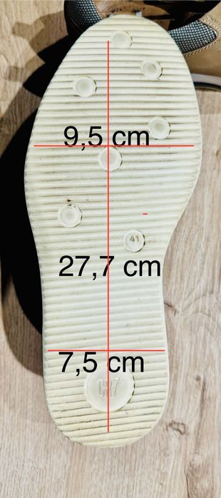 Buty CR7 42 beżowe
