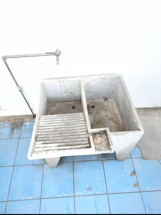 Tanque de Cimento à Moda Antiga – Porque a roupa não se lava sozinha!