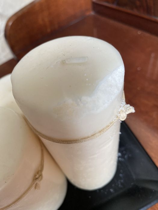 Três velas brancas
