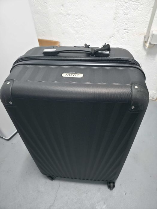 Vende-se malsas usada uma vez só qualquer informação mensagem ou ligar