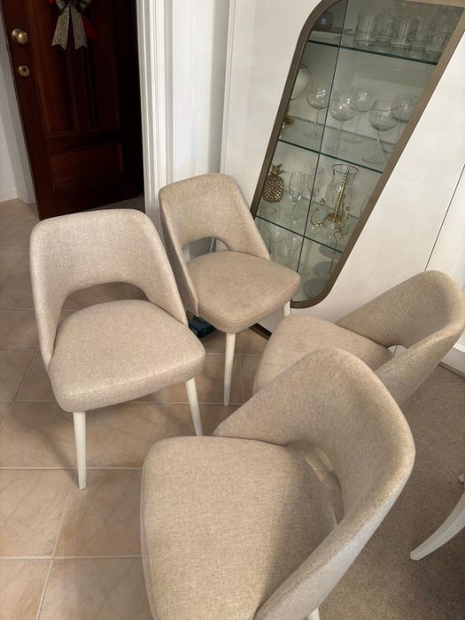 Mesas de jantar branca com 6 cadeiras