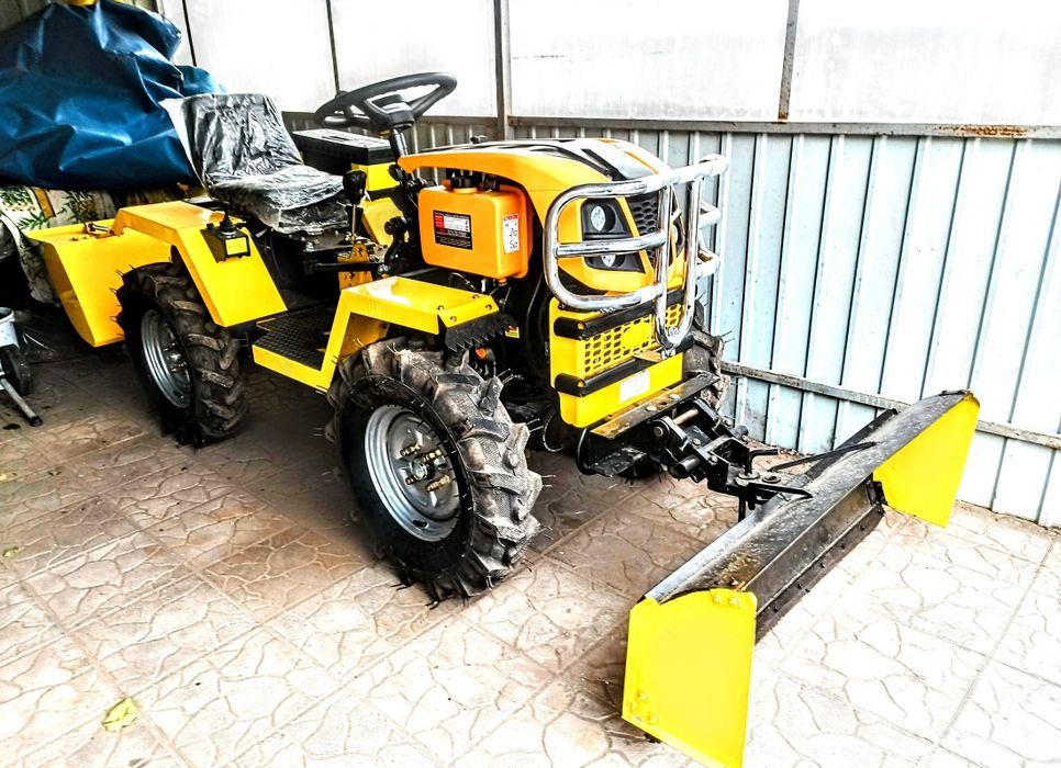 Минитрактор перелома AM 132D 4*4