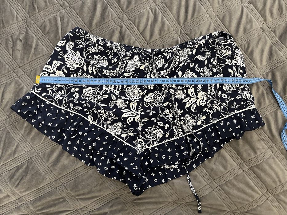 Шорти primark в розмірі M