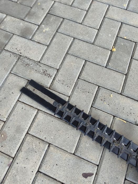 Spalinowe nożyce do żywopłotu