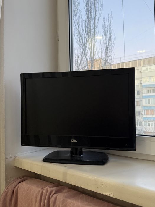 Телевизор DEX 22 дюйма