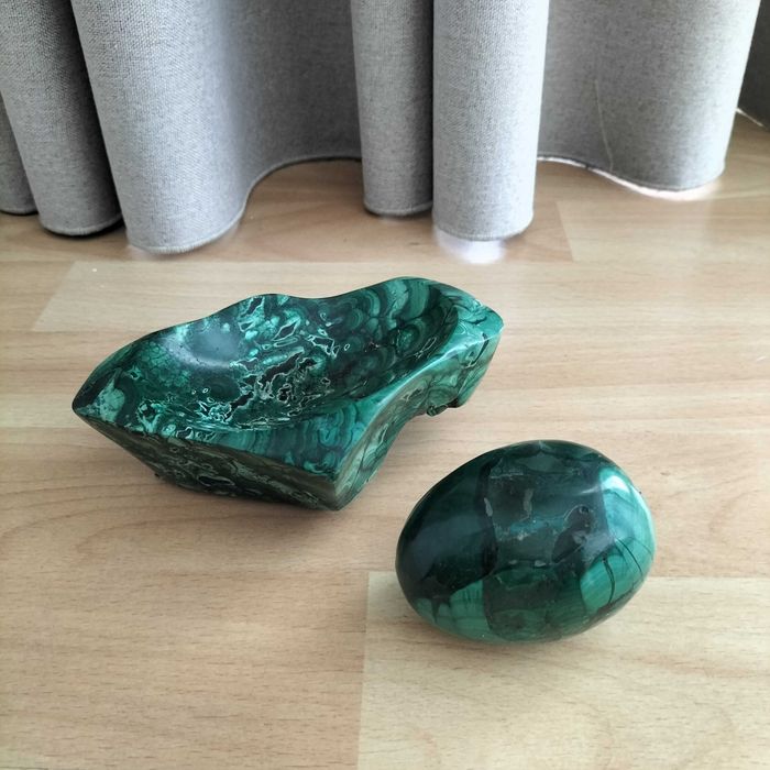 Peça decorativa ovo + base em malaquite genuína do Congo